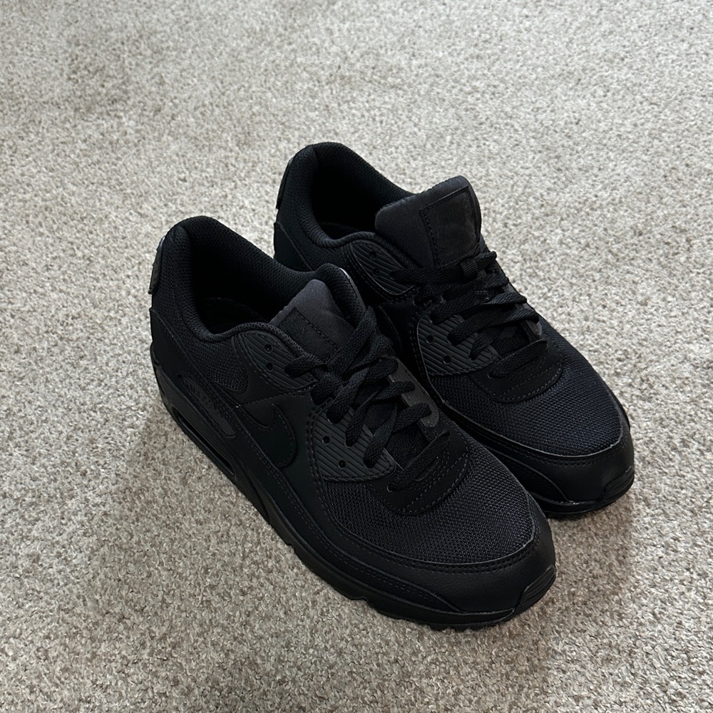 Nike Men's Size 9 Air Max 90